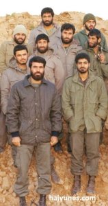 شهید حاج یونس زنگی آبادی در کنار حاج قاسم